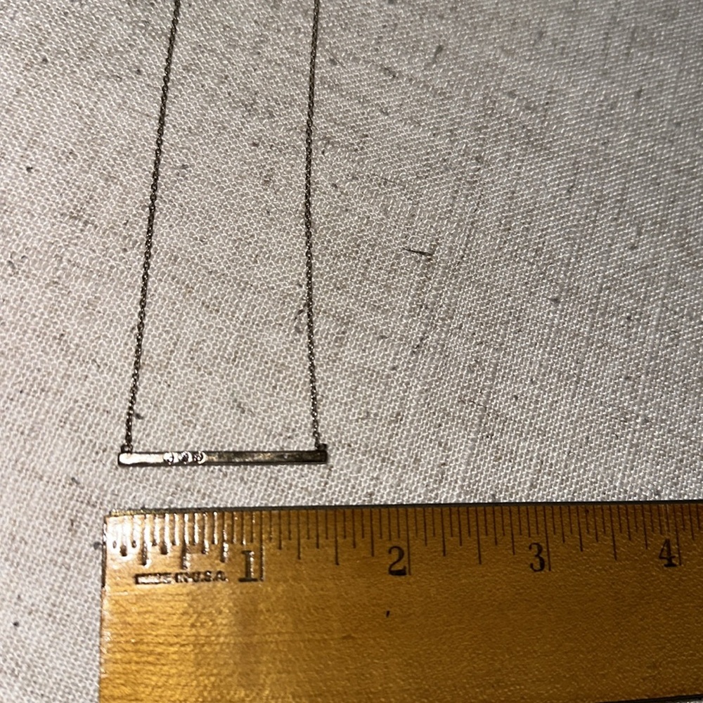 Dainty bar necklace - Picture 2 of 3